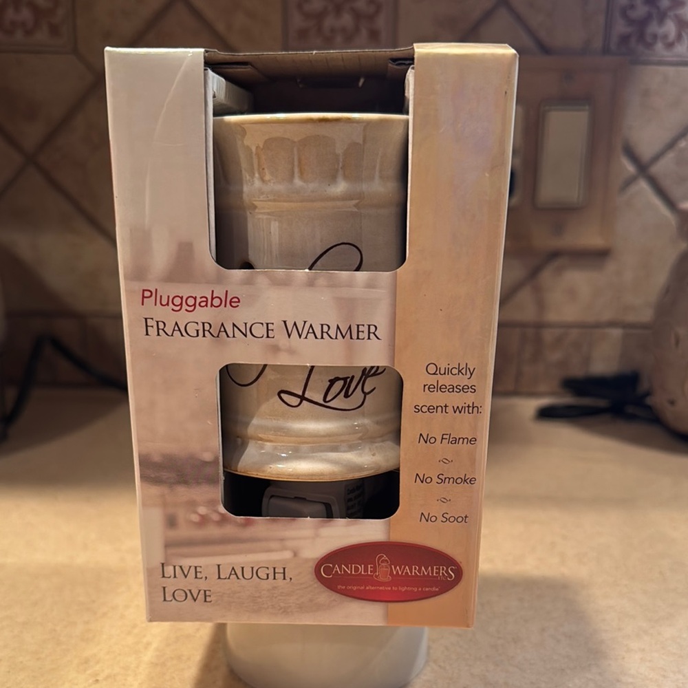 Pluggable Fragrance Warmer - Cream - Picture 1 of 4